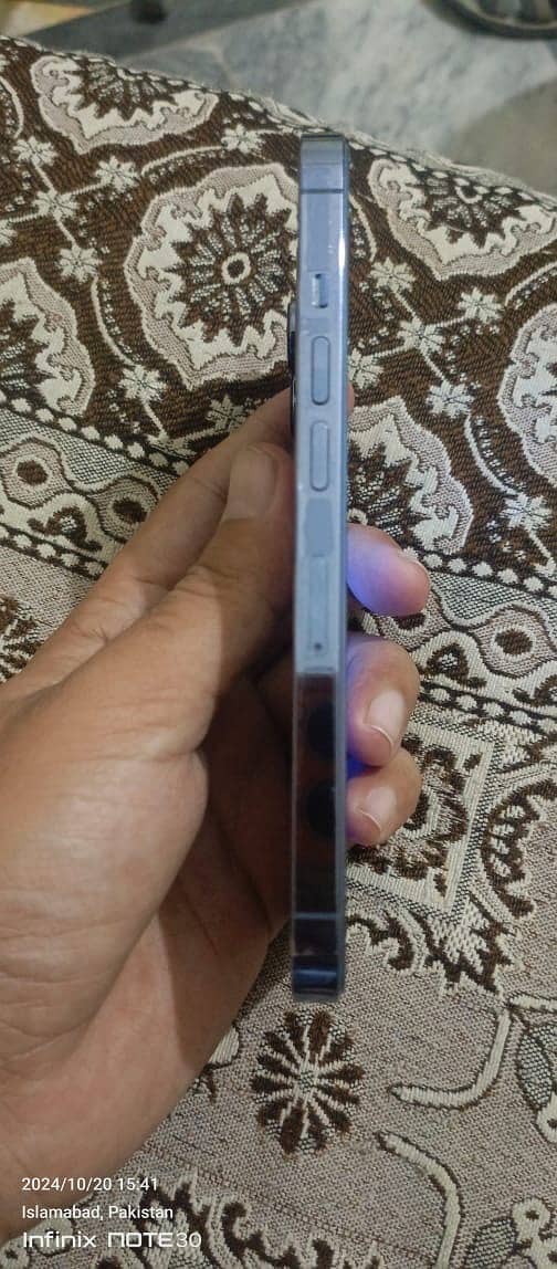 iPhone 13pro128GB NonPta withbox better health 85 hai 03105091803 4