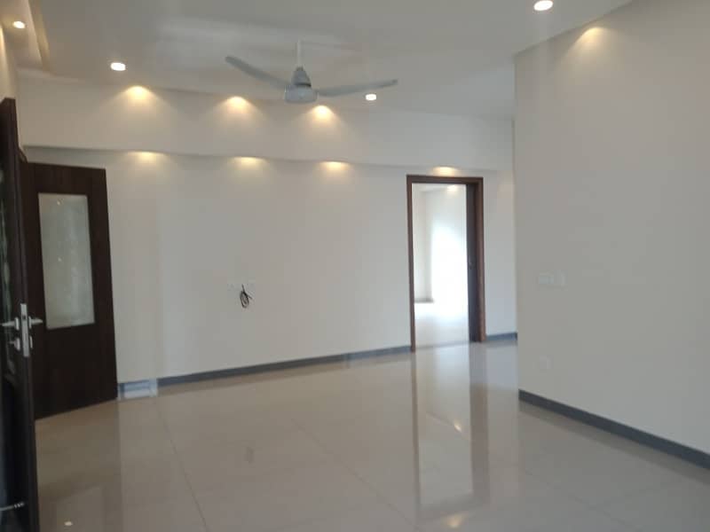 1 Kanal Commercial House Is Available For Rent 13