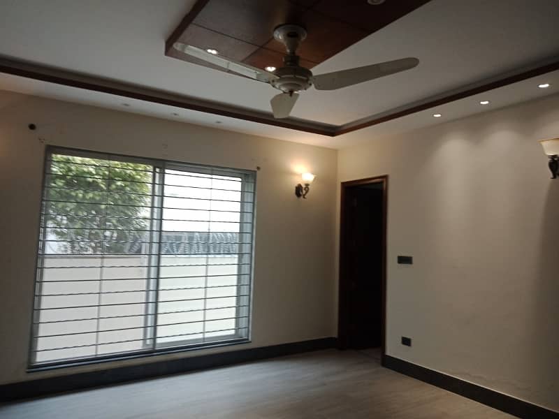 1 Kanal Commercial House Is Available For Rent 22