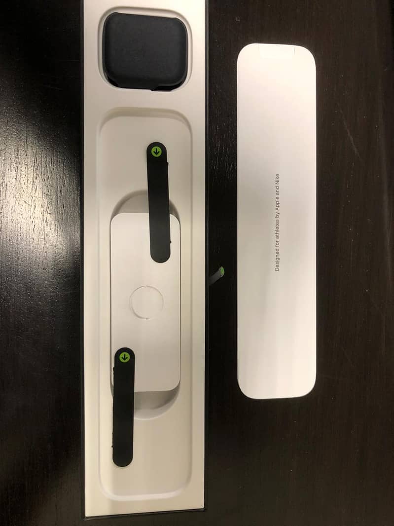 Apple Watch Nike Series 7 GPS 45mm Midnight Aluminum Case 10