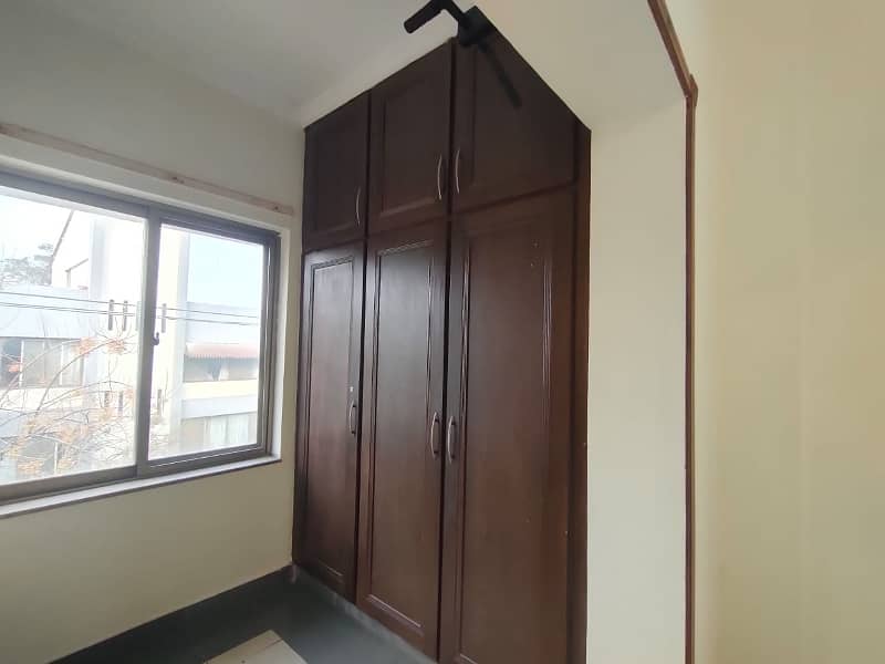 10 Marla 03 Bedroom Tile Flooring 2013 Model Flat Available For Sale 1