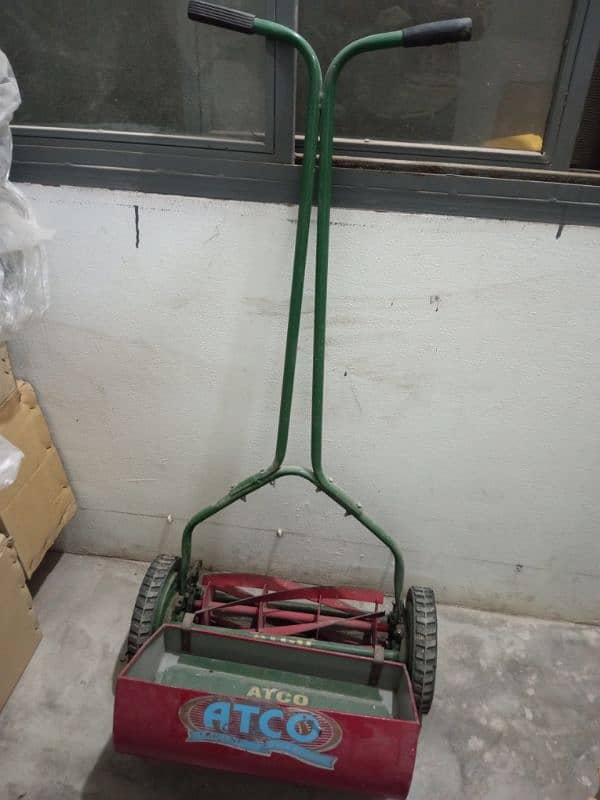 lawn mower/grass cutter (ghaas katny ki machine) 1