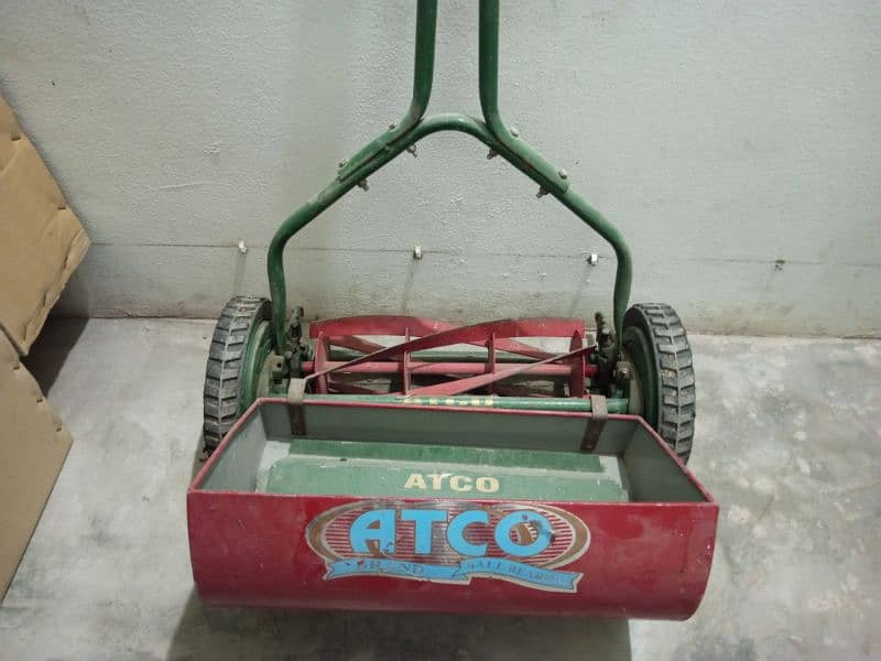 lawn mower/grass cutter (ghaas katny ki machine) 0