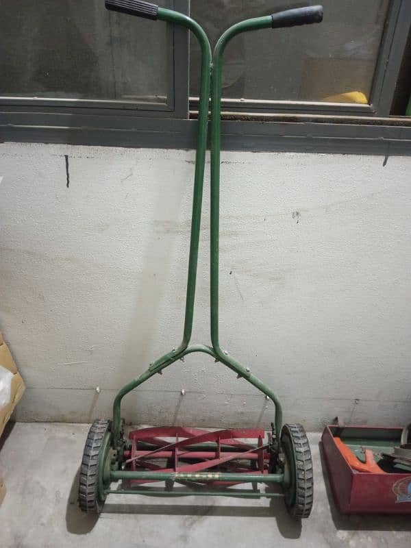 lawn mower/grass cutter (ghaas katny ki machine) 4