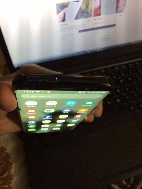 Samsung  galaxy s8 edge 3