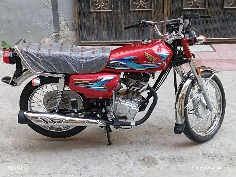 New bike good condition 2024 model Read color  03165333514 1