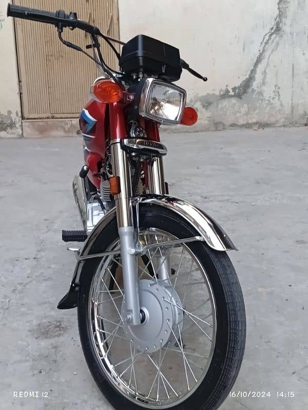 New bike good condition 2024 model Read color  03165333514 2