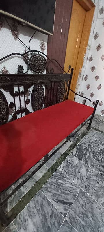 King size iron bad with sofa 03435877918 5