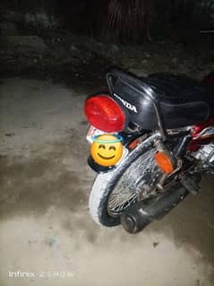 I'm selling Honda 125 Karachi nam