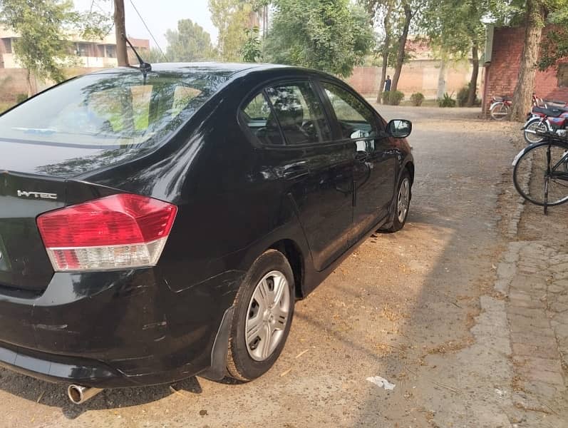 Honda City IVTEC 2013 black color 100 percent genuine home used car… 6