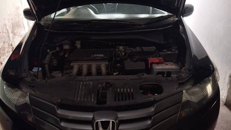 Honda City IVTEC 2013 black color 100 percent genuine home used car… 10