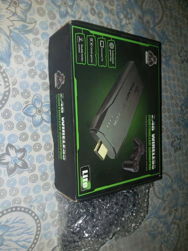 Brand New. 4k HDMI gaming Stick console  30,000 games 0