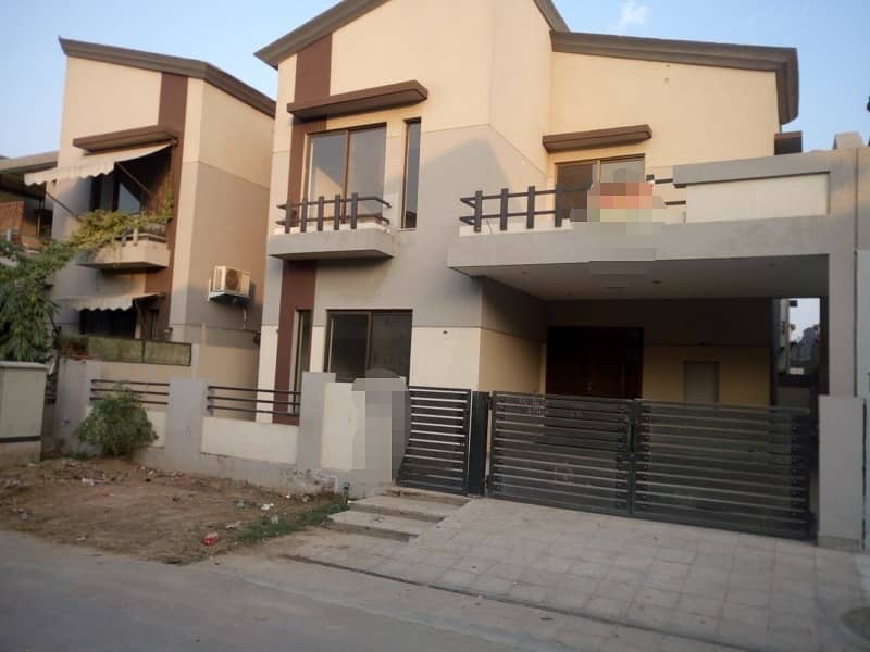 10 Marla House For Sale In The Perfect Location Of Divine Gardens 4