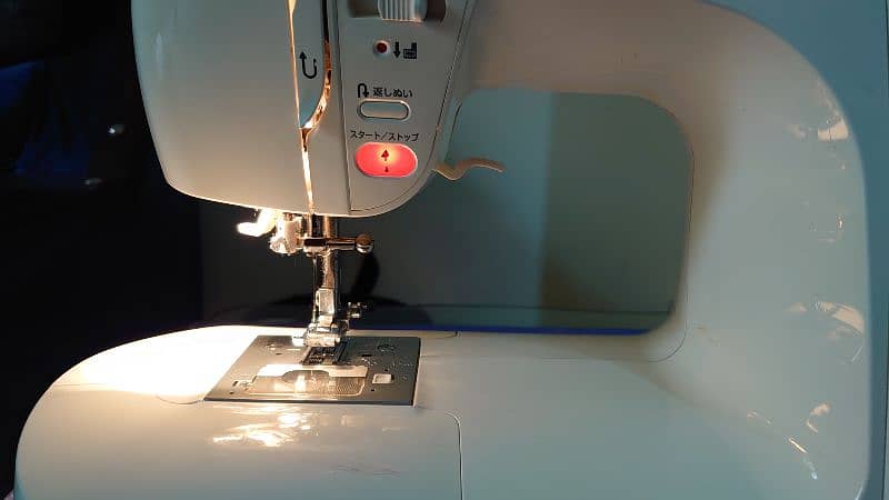 Juki HZL-6400 Sewing Machine 4