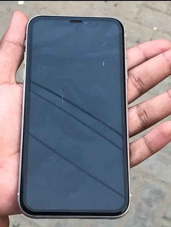 IPHONE XR 64 GB 4