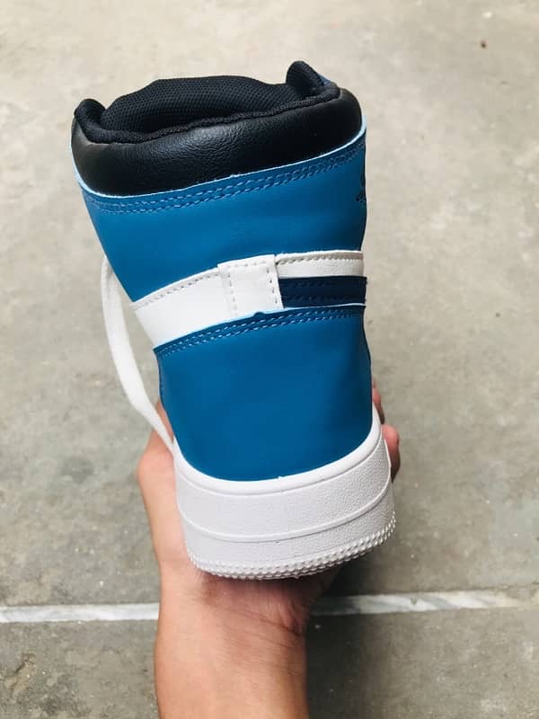 Nike air jordan 1 Hightops blue and white 3