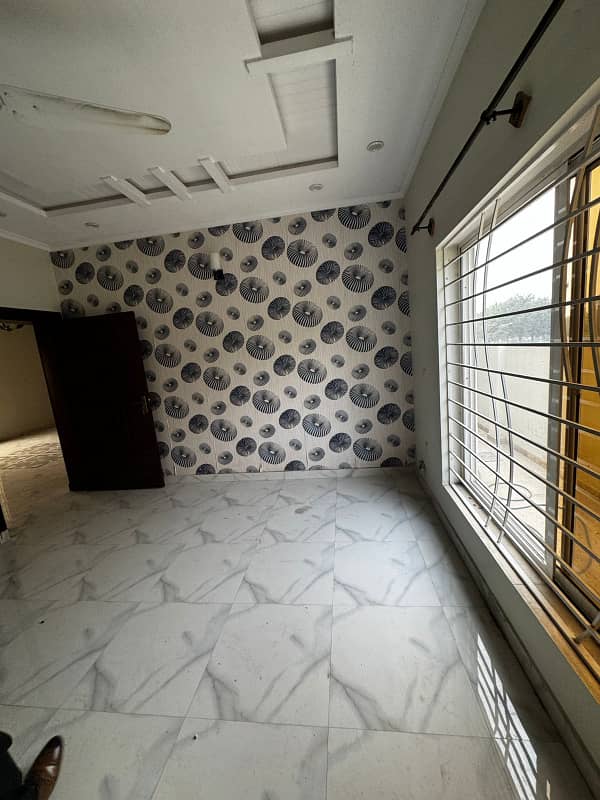 10 marala ground portion avilable for rent in Bahria Town phase 8 5