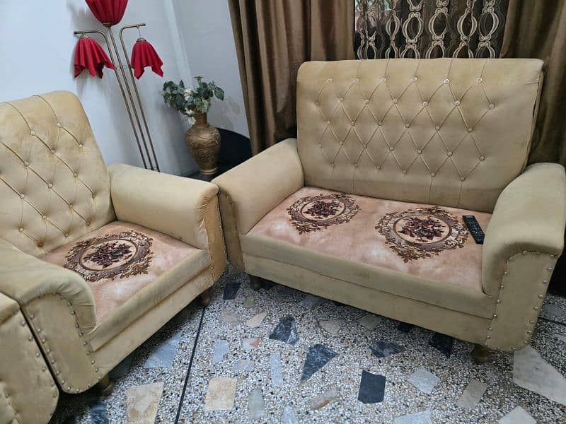 7 seater sofa set. condition new 10/10 4