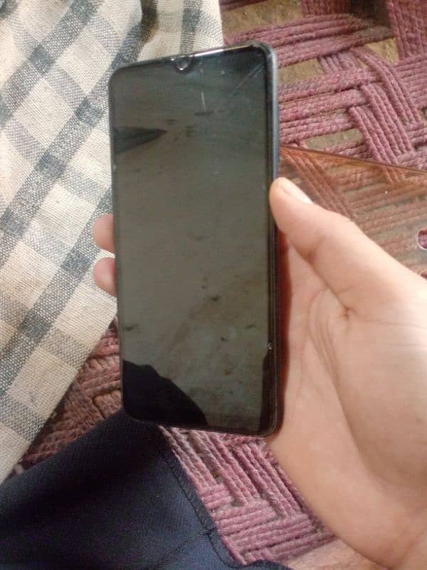 samsung A 32  2/32 memory screen toti ha thori c magar chlne me acha h 4