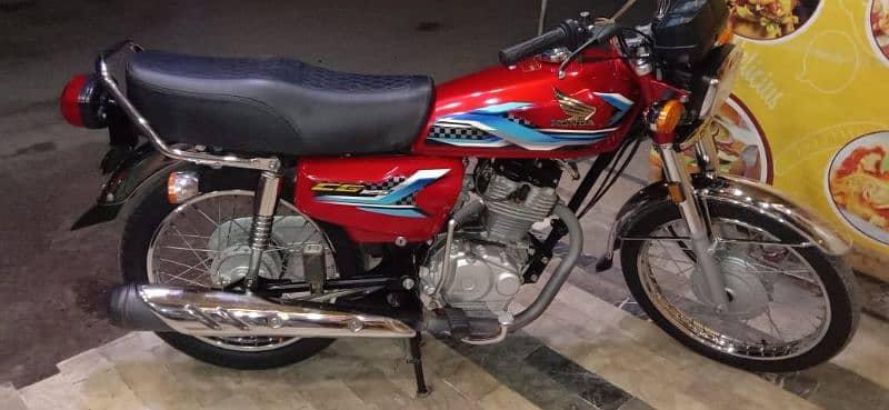 HONDA CG 125CC RED 2024 4