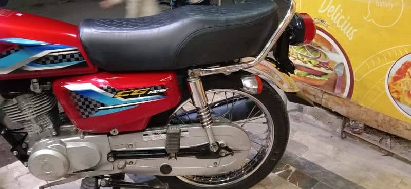 HONDA CG 125CC RED 2024 13