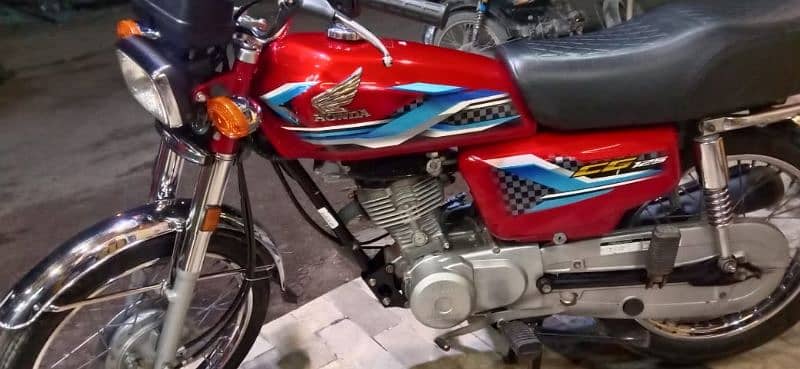 HONDA CG 125CC RED 2024 14