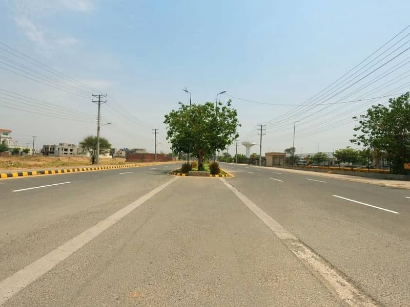 998-M LDA Avenue One 10 Marla Beautiful Location Plot Near COMSATS UNIVERSITY Very Reasonable Price @ Rs 10800000/ 3