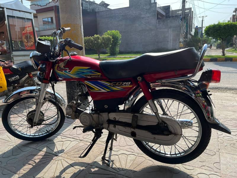 Honda CD 70 2021 4