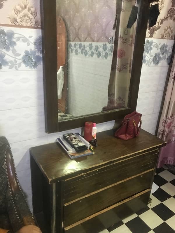 dressing table 0