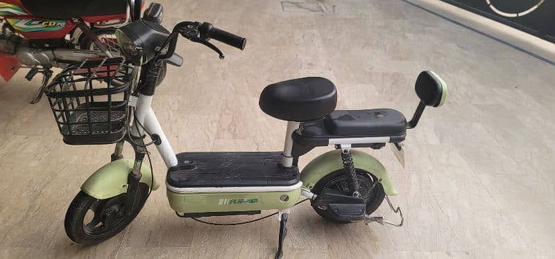 evee electric scooty 1