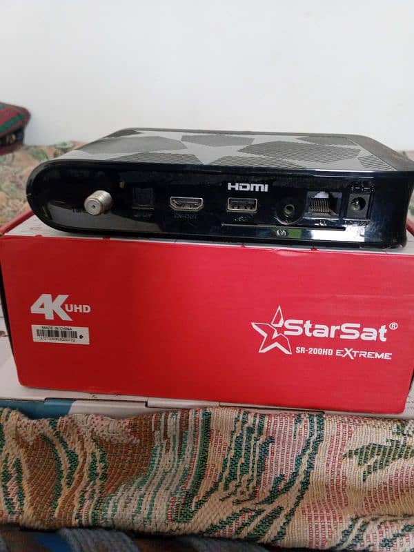 StarSat Extreme 200 HD 4K Ultra HD Receiver 2