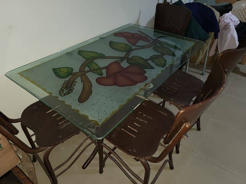 Dining table 0