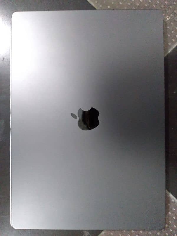 Macbook Pro M3, 16" (18/512) Brand New. 2