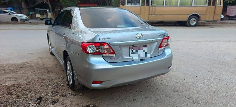 Toyota Corolla GLI 1.6 automatic 2013 4