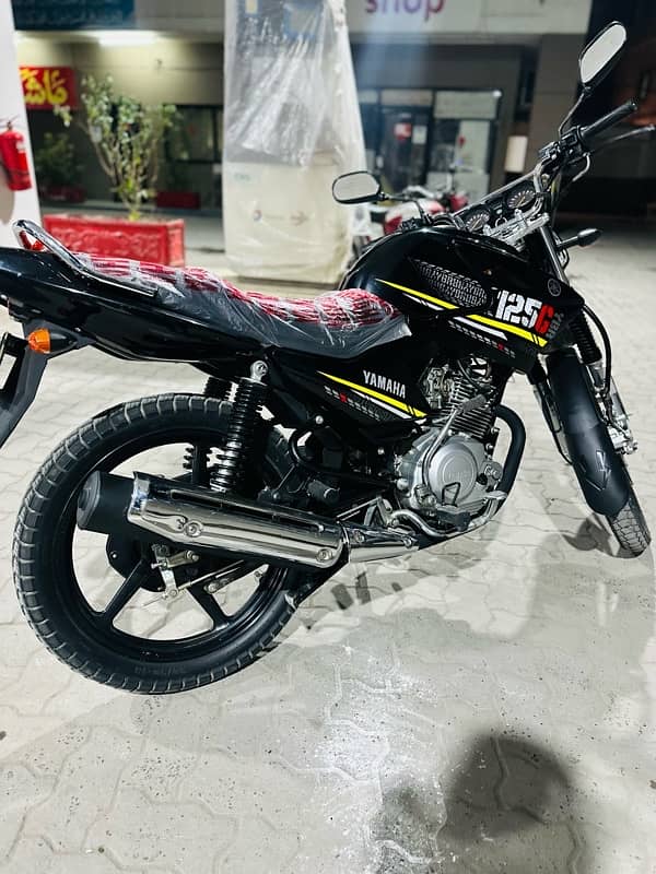 Yamaha YBR 125G Model 2022 4