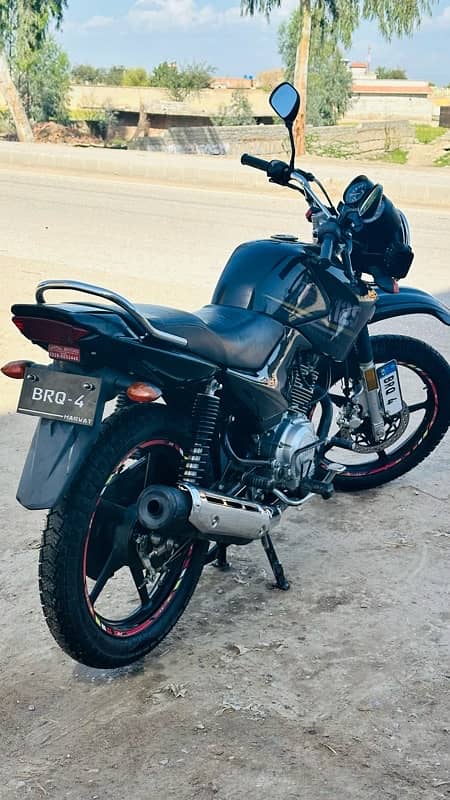 Yamaha YBR 125G Model 2022 7