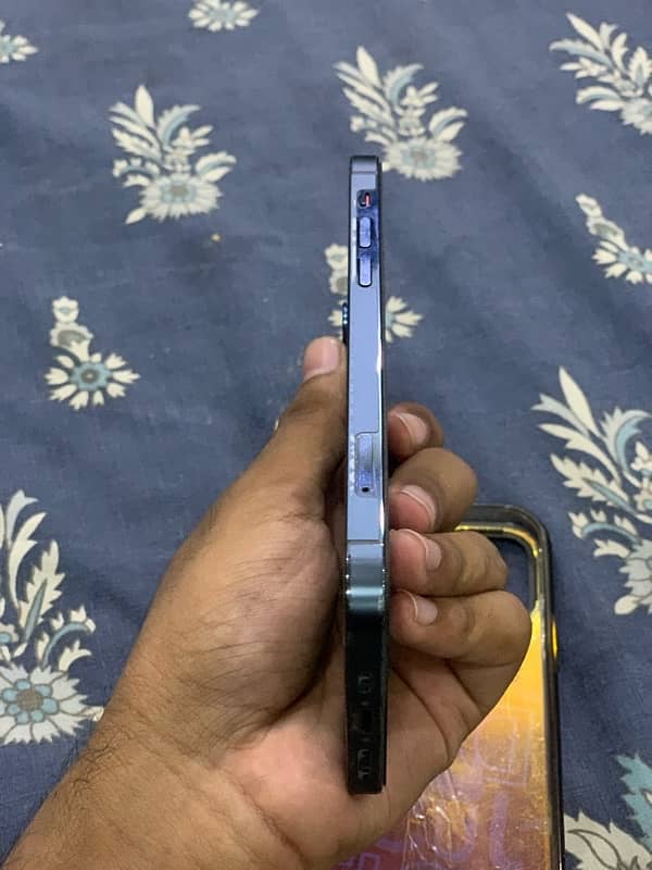 I phone 12 pro blue color factory unlock 256gb 0