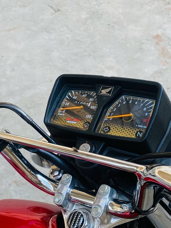 Honda CG 125 Gold Edition 3