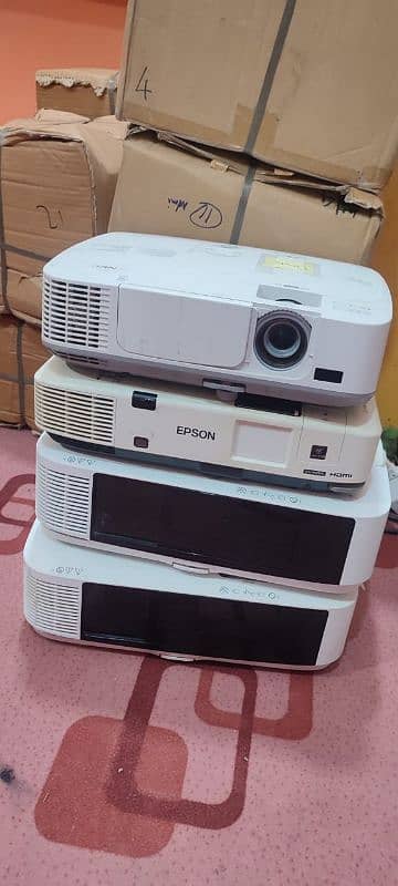 WE HAVE ALL KINDS OF PROJECTORS AVAILBLE IN DUBAI IMPORT 03152965654 5