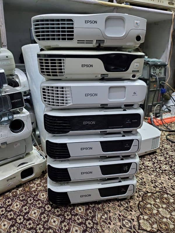 WE HAVE ALL KINDS OF PROJECTORS AVAILBLE IN DUBAI IMPORT 03152965654 7