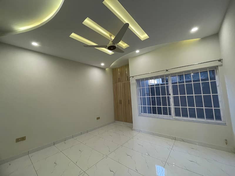 Double story house for sale location Habibullah Colony 7