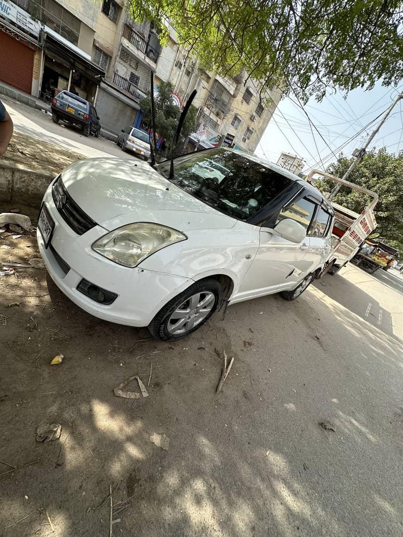 Suzuki Swift 2012 DLX 4