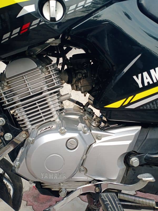 Yahama YBR 125G 3