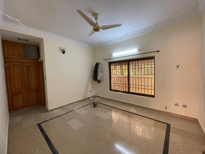 Double story house for sale 10 Marla at Habibullah Colony 16