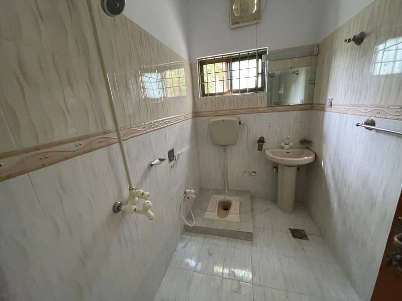 Double story house for sale 10 Marla at Habibullah Colony 17