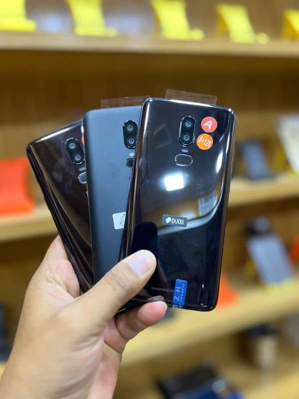 OnePlus 8,9 Pro,10 Pro,11,9,9r,8 Pro,8T,7 Pro,7T,6T & N200 Fresh Stock 3