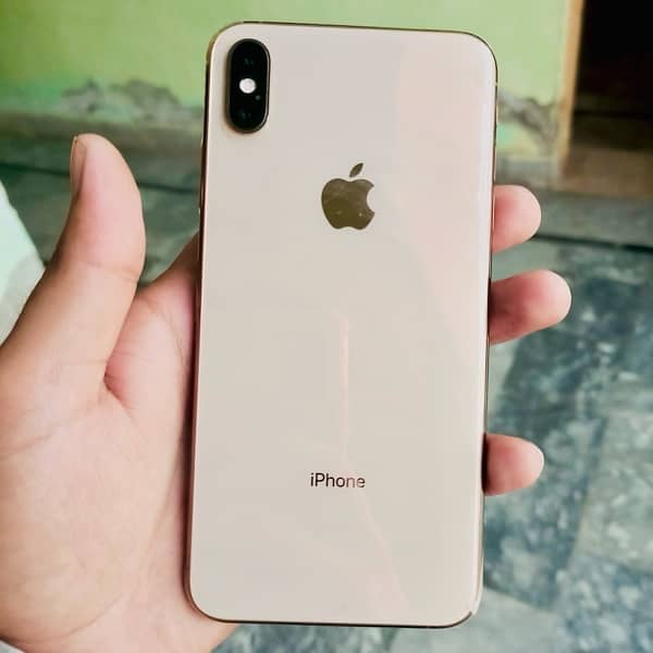 I PHONE XSMAX NON PTA 64gb GOLD COLOUR 0