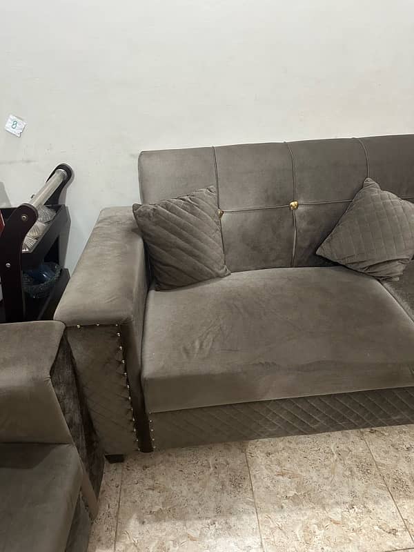 sofa set in a new condition 4