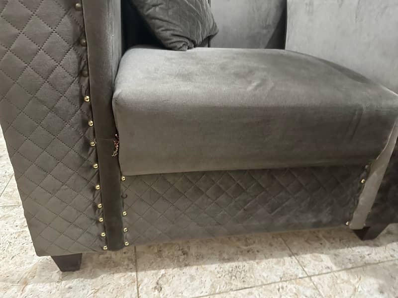 sofa set in a new condition 7