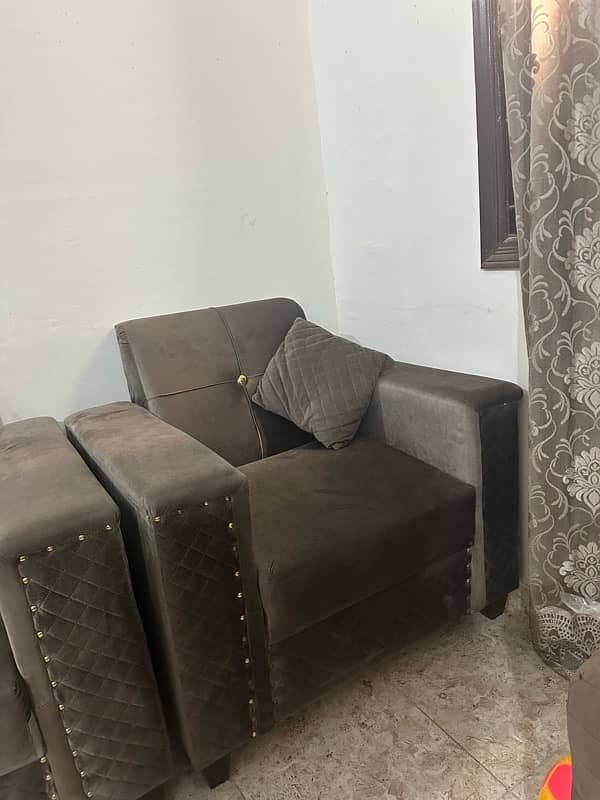 sofa set in a new condition 8